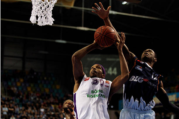 关键的中场 关键的中场